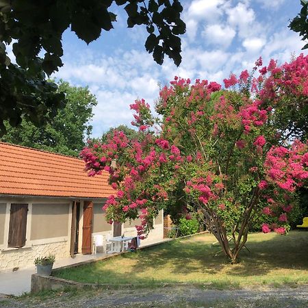 Au Lilas Rose Maison Entre Campagne Et Village Belves Bagian luar foto
