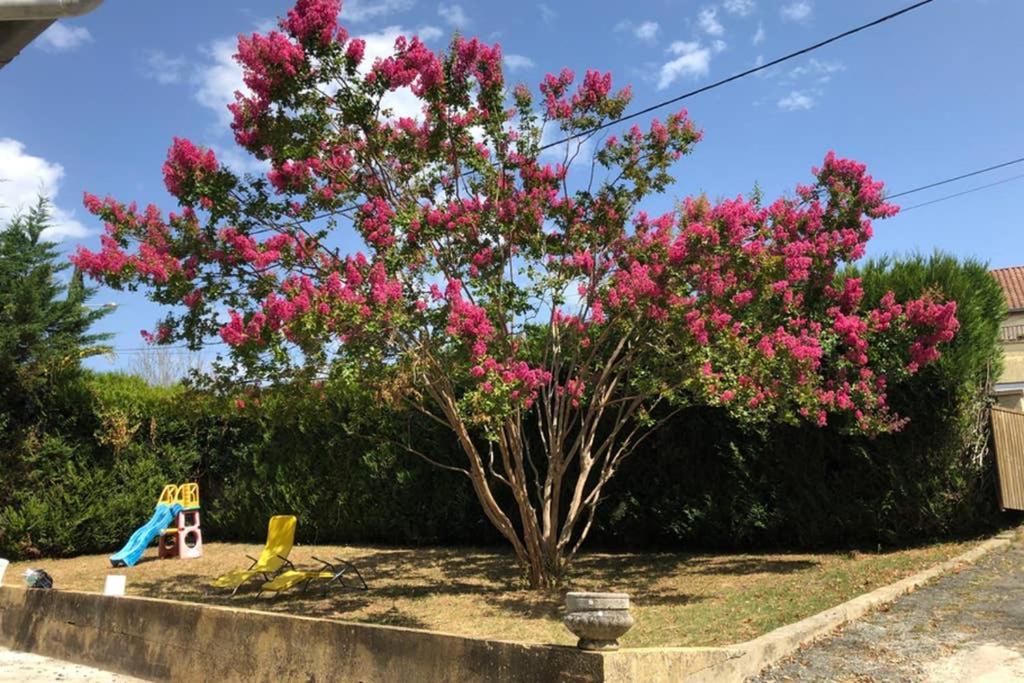 Au Lilas Rose Maison Entre Campagne Et Village Belves Bagian luar foto